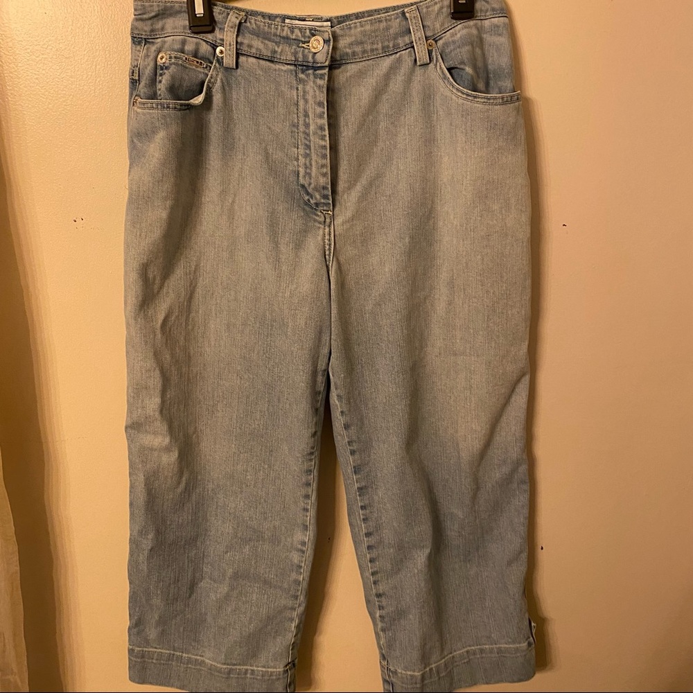 St. John sport Sz 10 cropped jeans